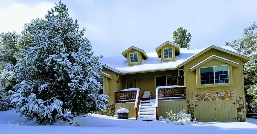 Our Mountain Retreat on Linden Drive - Image 1