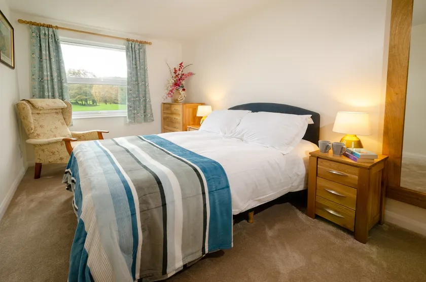Quarry Bank - Three Bedroom House, Sleeps 6 - Image 1