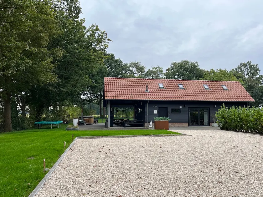Rural holiday home with hot tub! - Image 1