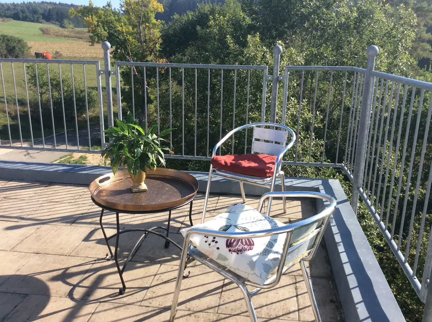 At home in nature. - Image 1