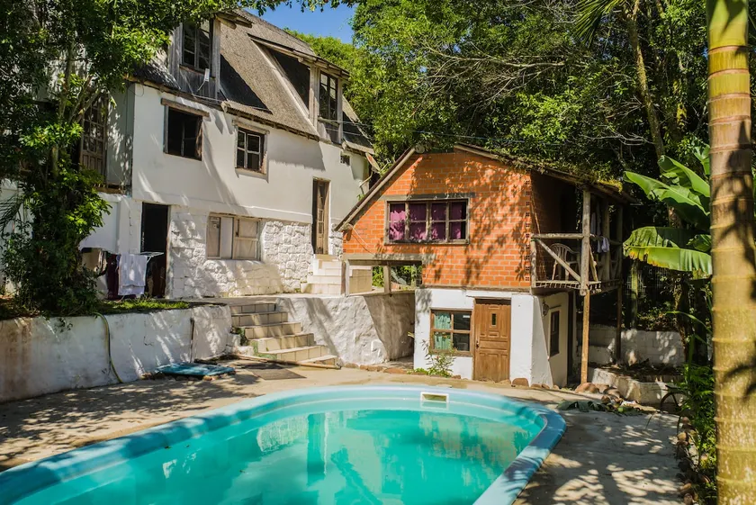 Room in charming chalet in Guarda do Embaú - Image 1