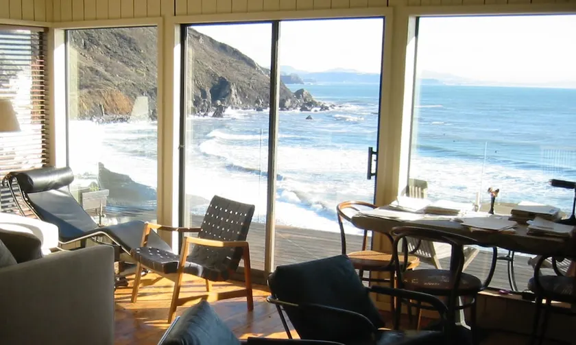 Ocean Front Beach Cottage with Hot Tub & Fireplace - Image 1