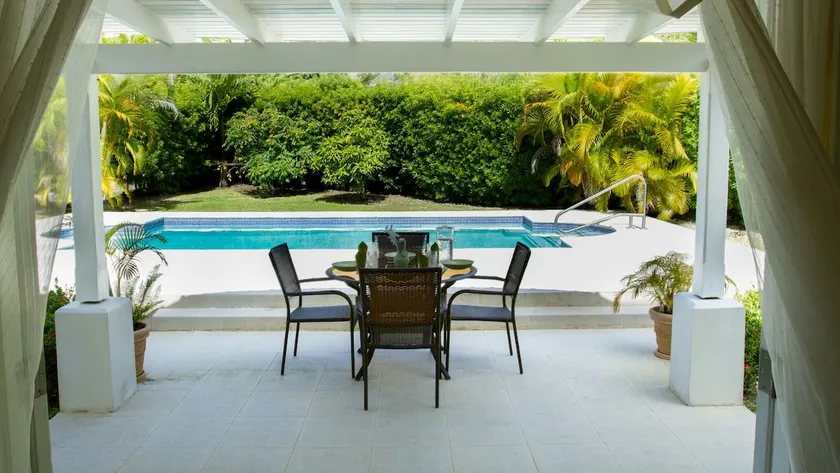 SPECTACULAR VILLA with Electronic Gates, Private Pool and Tropical Gardens - Image 1