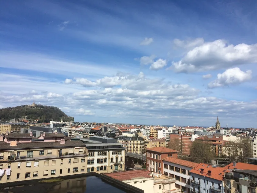 Quiet and beautiful with lovely views (parking) - Image 1