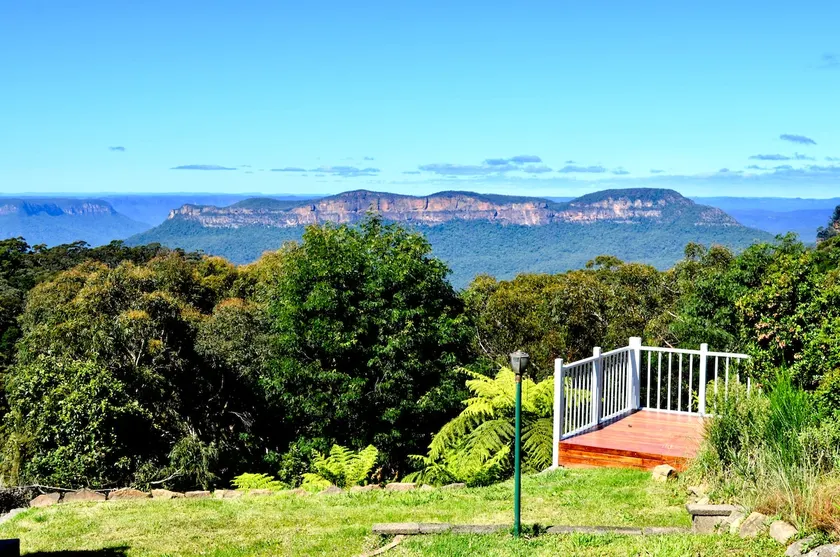 Mt Solitary House – Elite Views | Incredible Comfort - Image 1