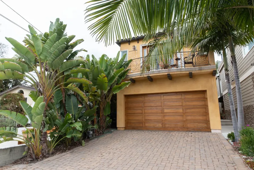 Private quarters , walking distance to the beach. - Image 1