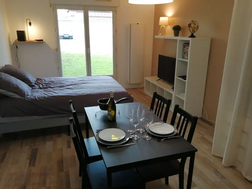 Studio 5 min from the center and train station - Image 1