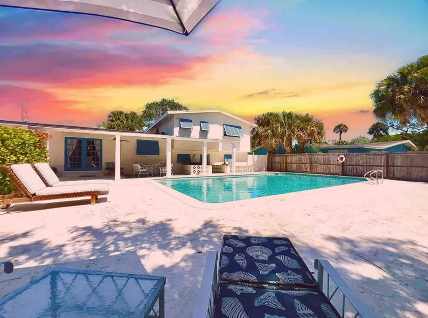 Mermaids' BeachHouse | Walk2Beach • Pool • KingBed - Image 1