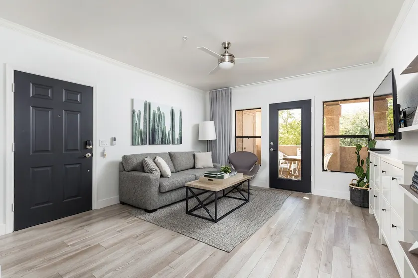Ultra-Clean, Designer Condo. Walk to grocery, restaurants, coffee, and shopping! - Image 1