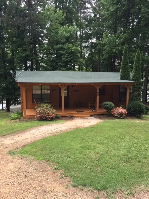 His Blackbeard Tiny Cabin on Hartwell w/Dock - Image 1