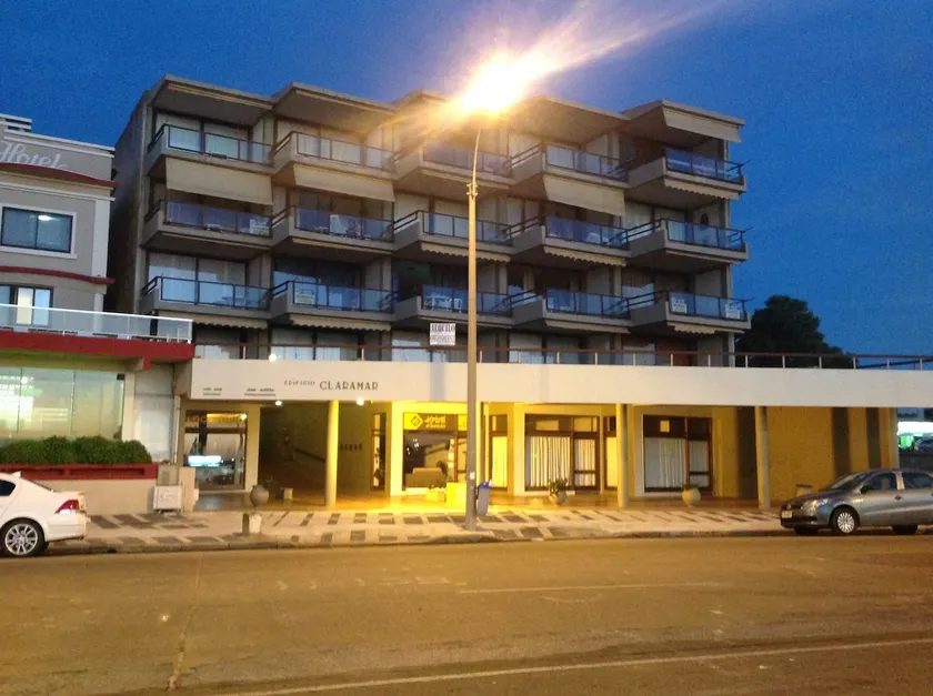 Excellent apartment in a building facing the sea. - Image 1