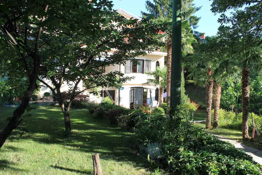 Appartment in a quiet garden - Image 1
