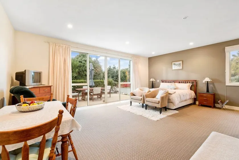 Sunny and Quiet Suite in Wanaka - Image 1