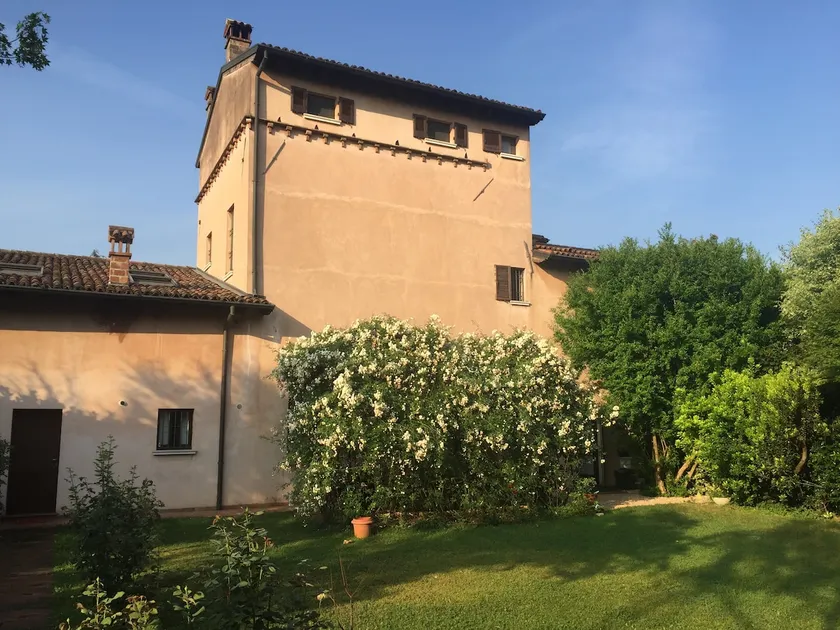 Dimora Altana, elegant farmhouse in the heart of the city - Image 1