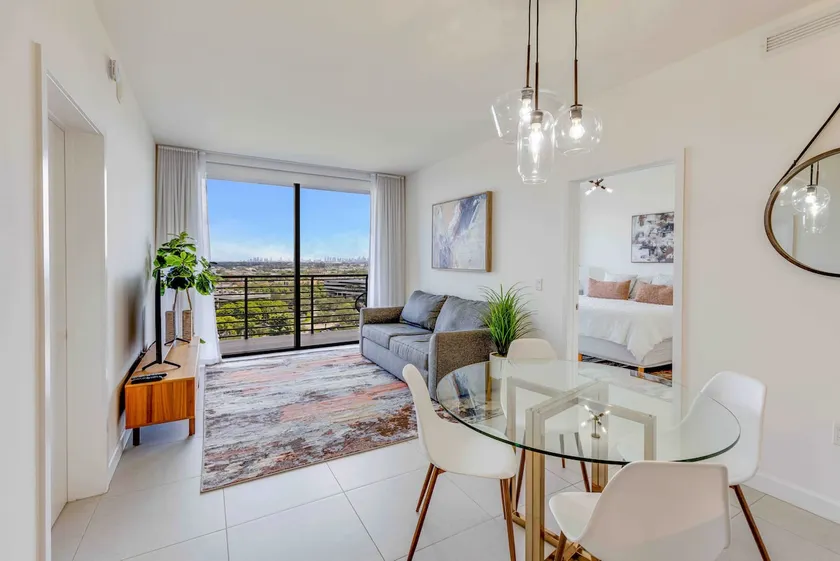 1BR Luxury Stay | Downtown Doral’s Best Location - Image 1