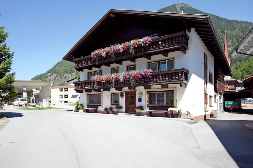 Apartment in Austria with Mountain Views - Image 1