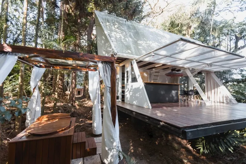 A lovely place with an outdoor hot tub - Image 1