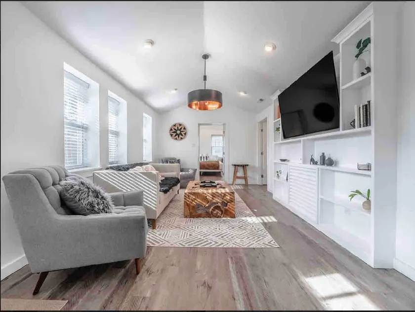 Dog Friendly • The Whyte House in Central Wilmy! - Image 1