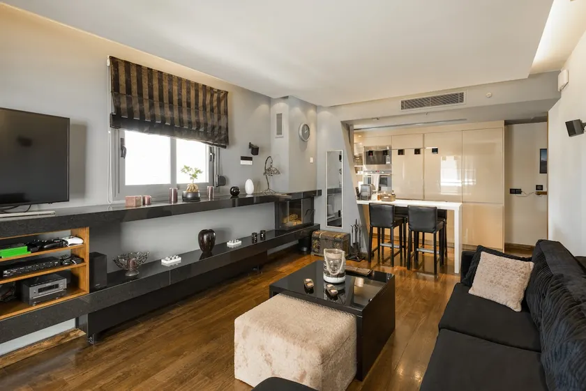 6* deluxe suite /jacuzzi /pr. parking /fireplace - Image 1