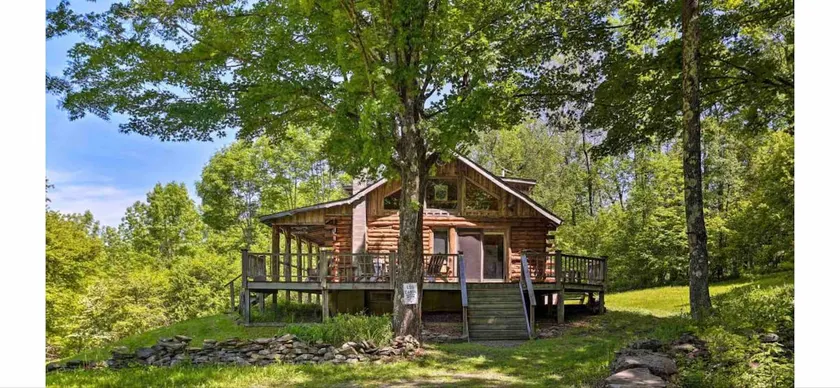 Log Home Chalet in the Catskill Mountains - Image 1