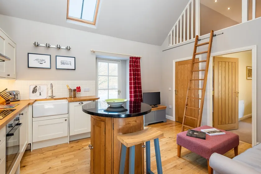 Romantic Cottage, nr St. Andrews with hot tub - Image 1