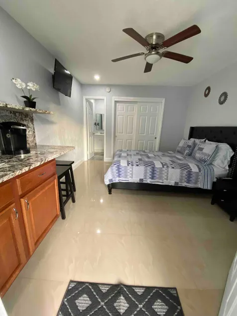 Sunset studio. - Image 1