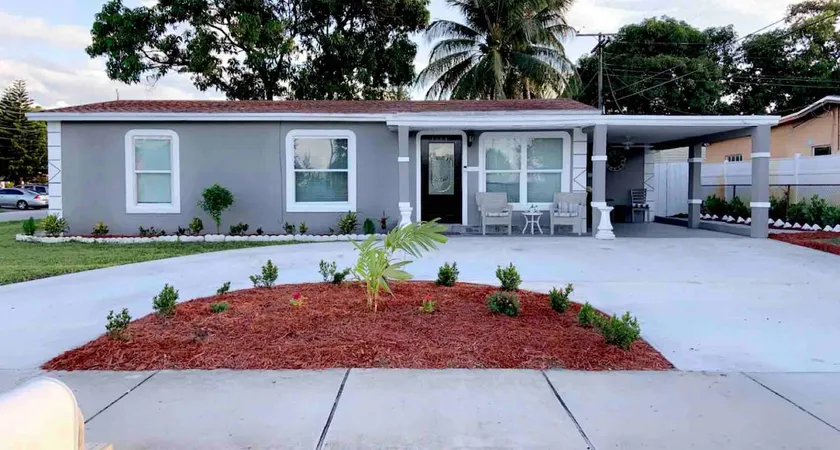 Quiet 3 Bedroom House- Close to Beach & Airport - Image 1