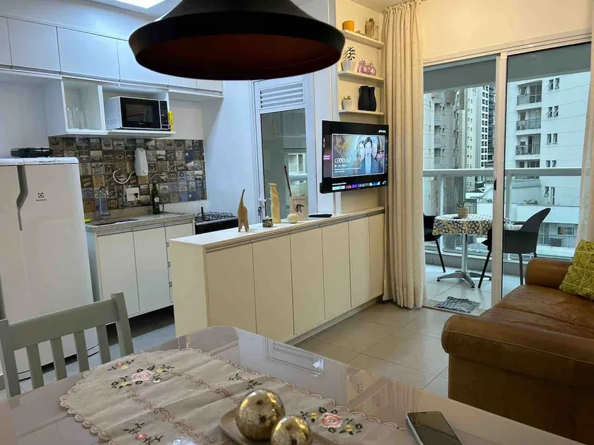 (AU48) Charming Apartment with Balcony and Urban View - Image 1