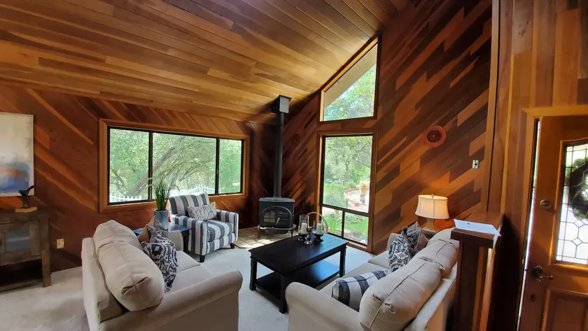3-Bedroom home with a pool near Sequoia Nat. Park - Image 1