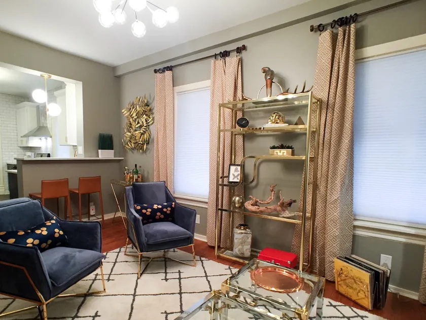 Glam Hidden Gem near Wrigley - Image 1