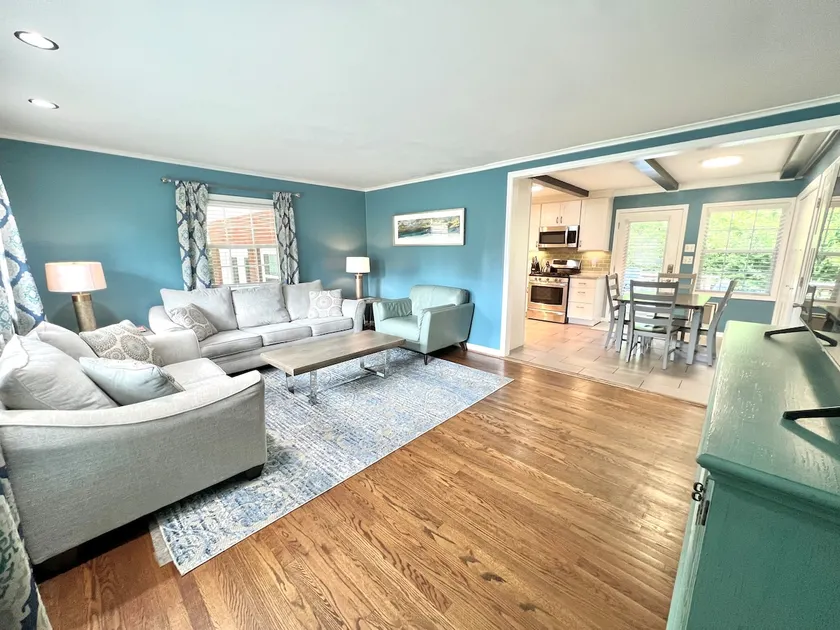 The Best Family & Friends Hangout & Pet Friendly!! - Image 1
