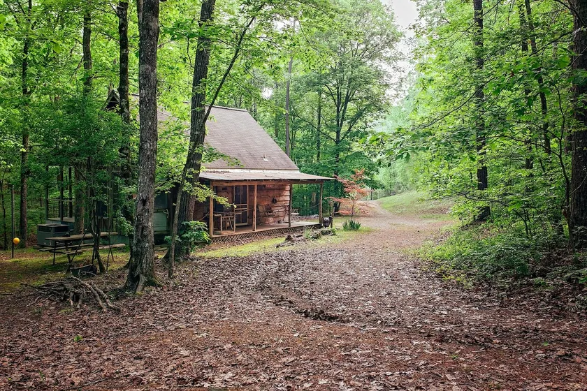 Lone Cedar-Romantics-Private-20 to Hot Springs, AR - Image 1