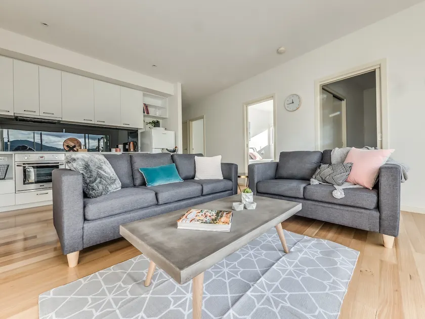 Bellerive Marina View Apartment - Sunny + Views - Image 1