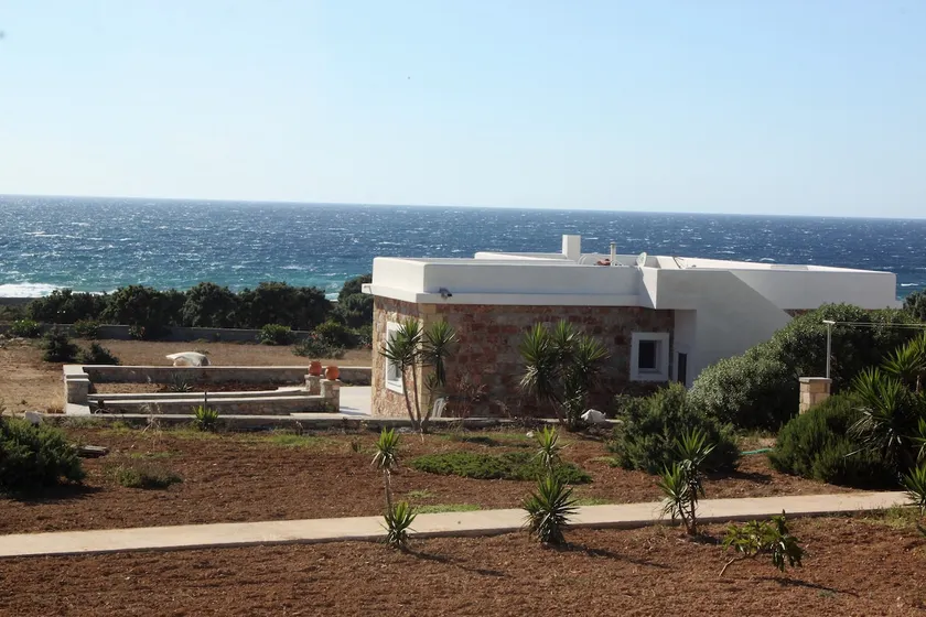 Evans Villa 2 - Image 1