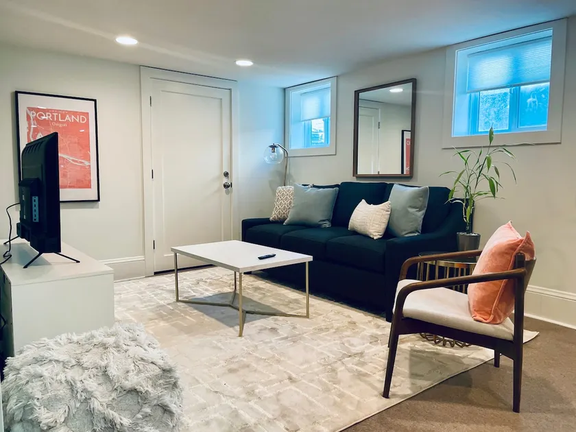 Newly Remodeled Modern 1 BR in Alberta Arts - Image 1