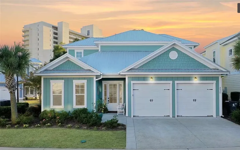 Luxury North Beach Resort home w/ pool, master on main, 2 min walk to beach  - Image 1