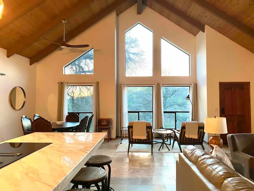 Yosemite Lakes Ranch House - California, King Beds - Image 1