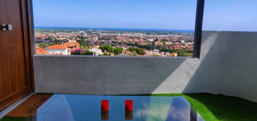 Sea view apartment (breakfast included) - Image 1