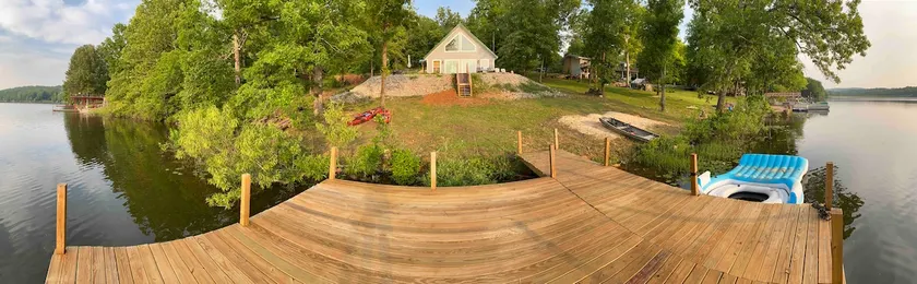 Lakefront Cabin - Image 1
