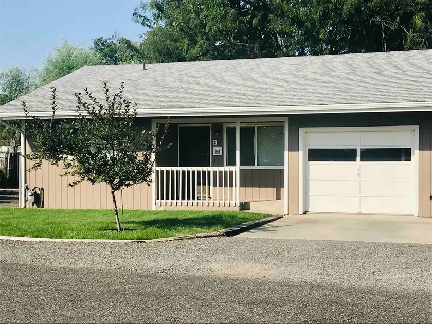 Beautiful, Cozy Clarkston Heights Home - Image 1