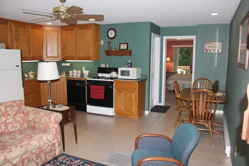 Oak Hill Retreat - Image 1