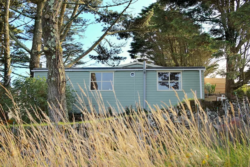 Scandi Cabin On A Hill, With Stunning Views Across Cornwall - Image 1