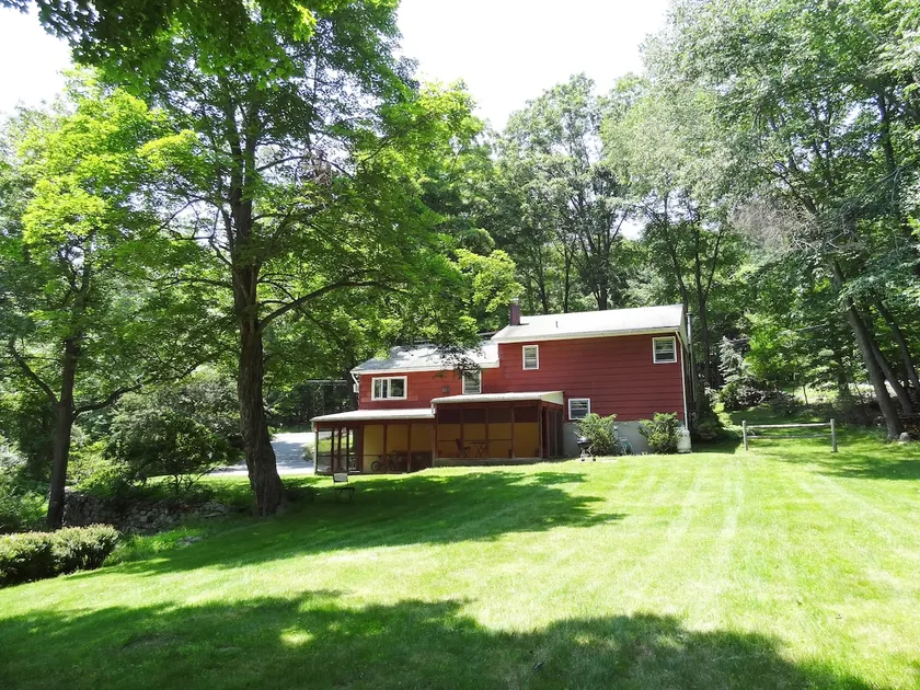 Modern Retreat in Hudson Valley - Image 1