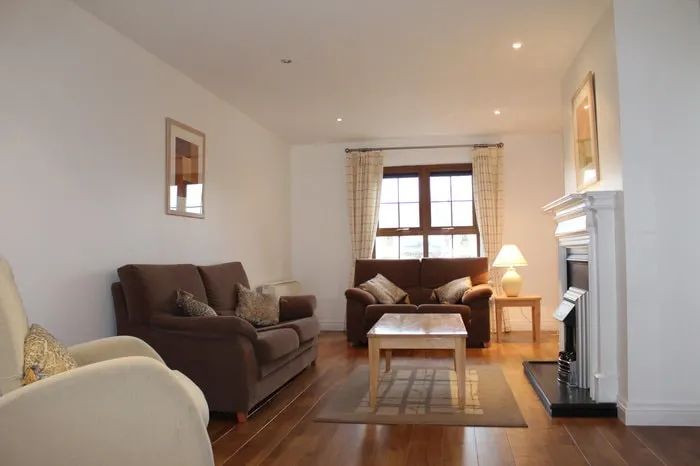 Kenmare 3 Bed House - Image 1