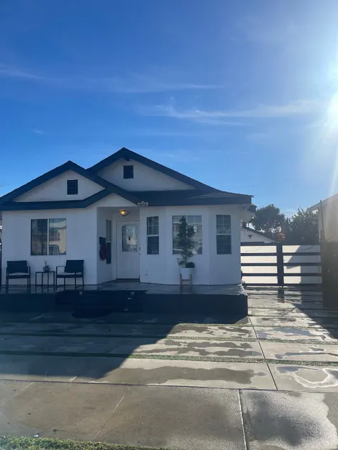 Gorgeous 2 bedroom 2 bath Near SoFI - Image 1