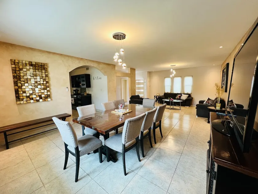 Large and spacious house! 3 Rec / Patio / Grill - Image 1