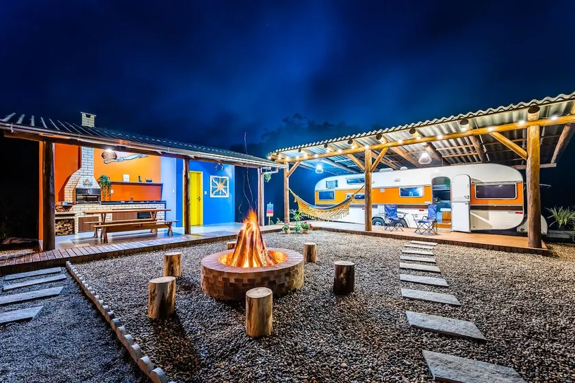 Amazing Cabin Trailer, Jacuzzi and Pool. - Image 1
