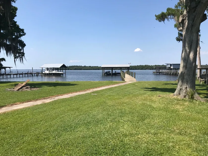 LARGE 2 bed/2 bath WATERFRONT - Top of Lake George - Image 1