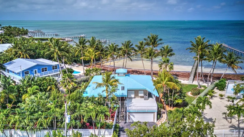 Beach House Waterfront, Private Pool, Boat Dock on Gulf with Amazing Sunsets! - Image 1