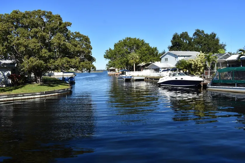 Tarpon Lake Escape LLC - Image 1